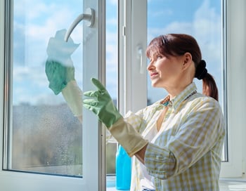 Cleaning window